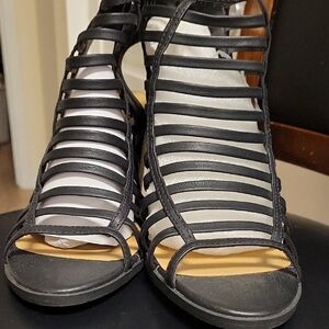 Soda Black Heels Sleek Design Versatile Style